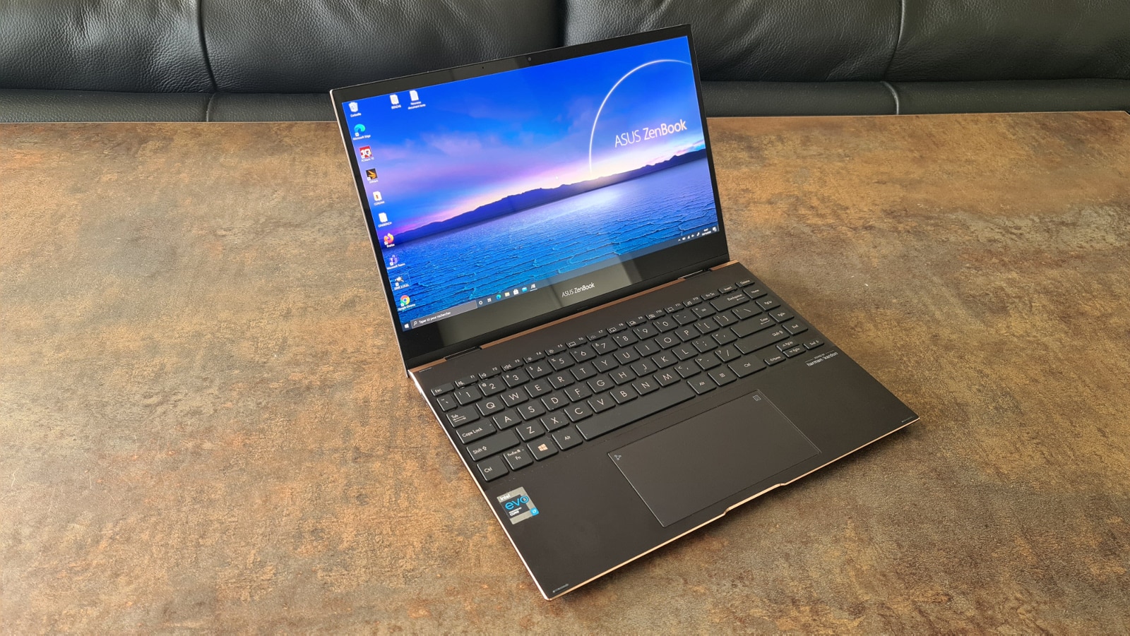 Test Asus Zenbook Flip S UX371 l ultrabook de luxe dopé à l OLED et