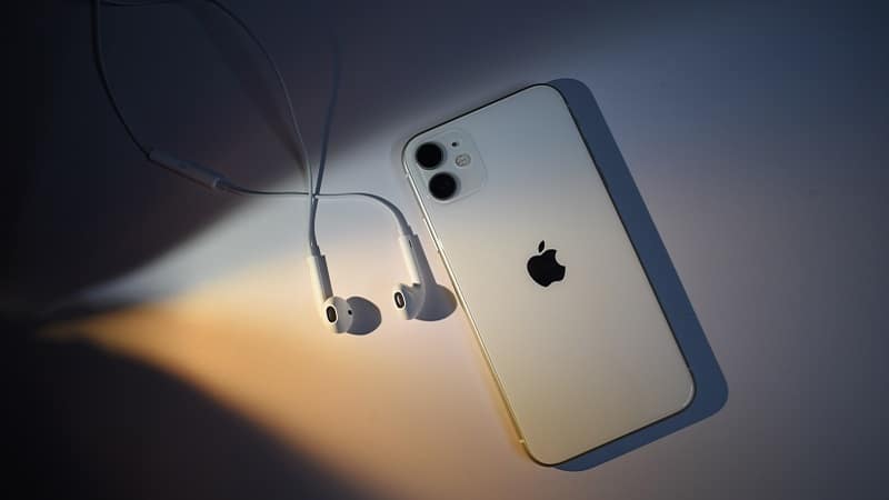 Les iPhone d'Apple ne sont désormais plus livrés avec des écouteurs