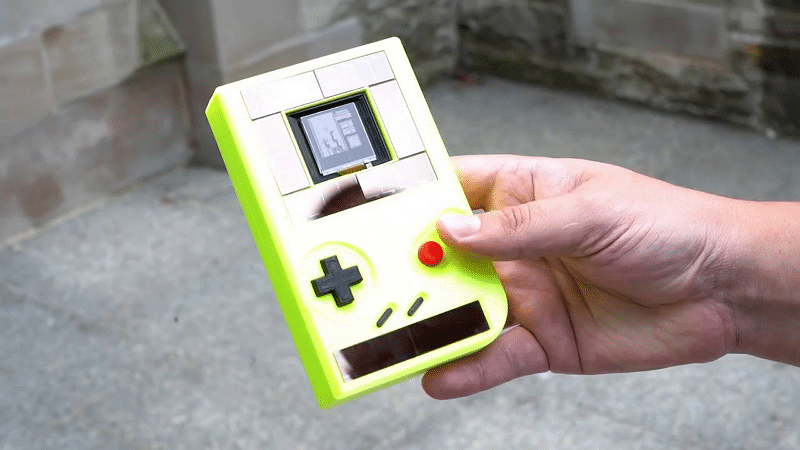 Ce Game Boy n'a pas besoin de batterie, mais la console s'éteint toutes les  10 secondes