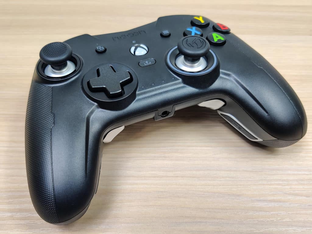 Test Nacon Revolution X Pro Une Concurrente S Rieuse La Manette