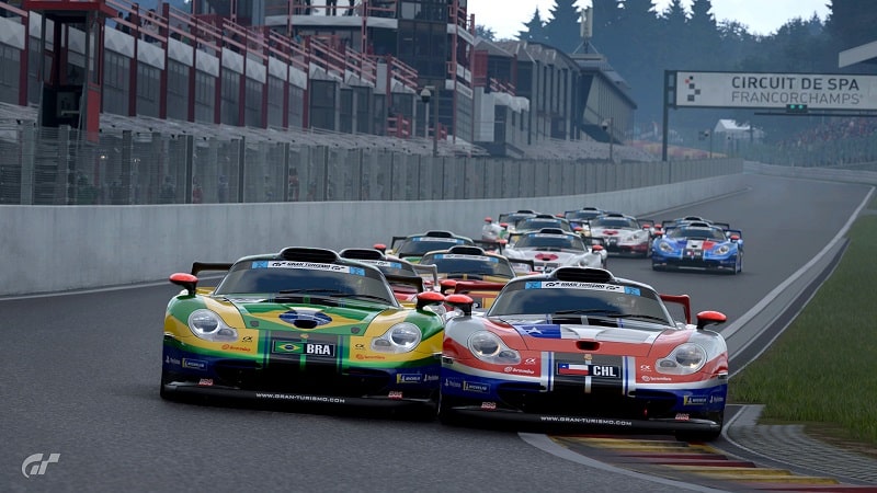 Gran Turismo 7 : face à la colère, les développeurs offrent un million de  crédits