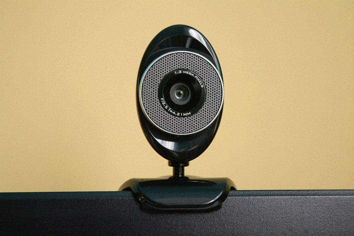 Technologie. Sécurité informatique : Apple déconseille pourtant l'usage  d'un cache-webcam