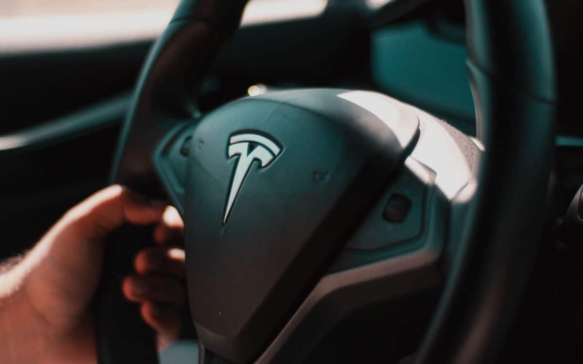 Tesla Model X : énorme hausse de prix, la voiture électrique repasse  au-dessus des 100 000 euros