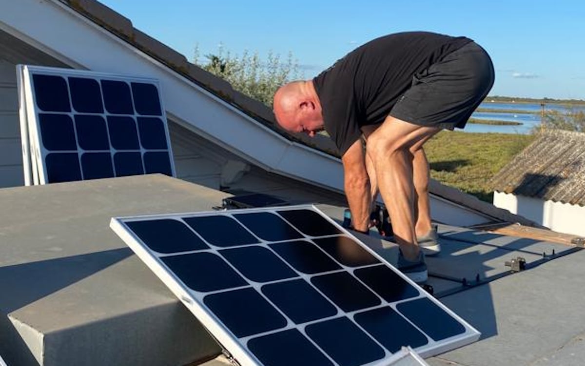 Des panneaux solaires sur les balcons pour éviter une pénurie d'électricité  ?