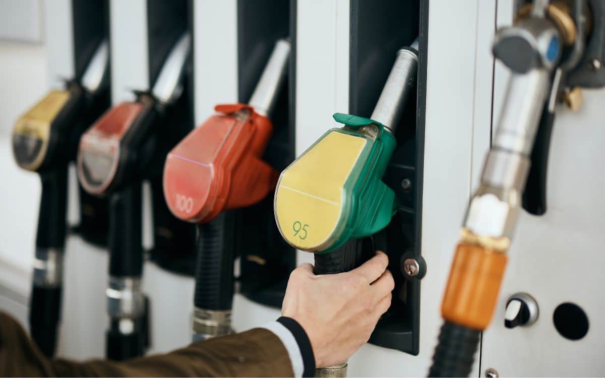 Superéthanol E85 carburant essence prix pompe à essence station