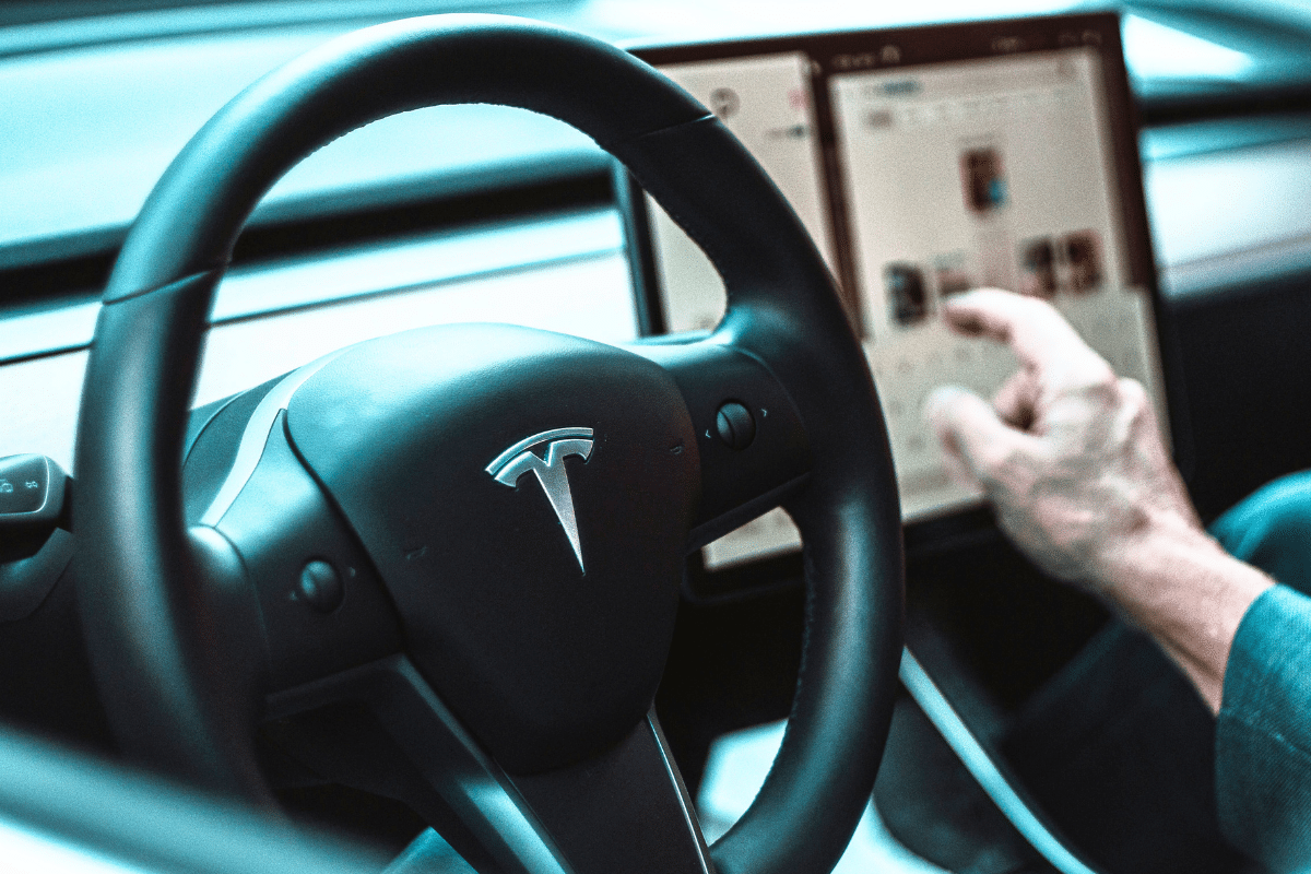 Tesla Autopilot accident kilomètres