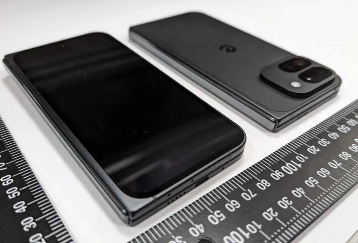 Google Pixel 9 Pro Fold smartphone pliable photos images leak design