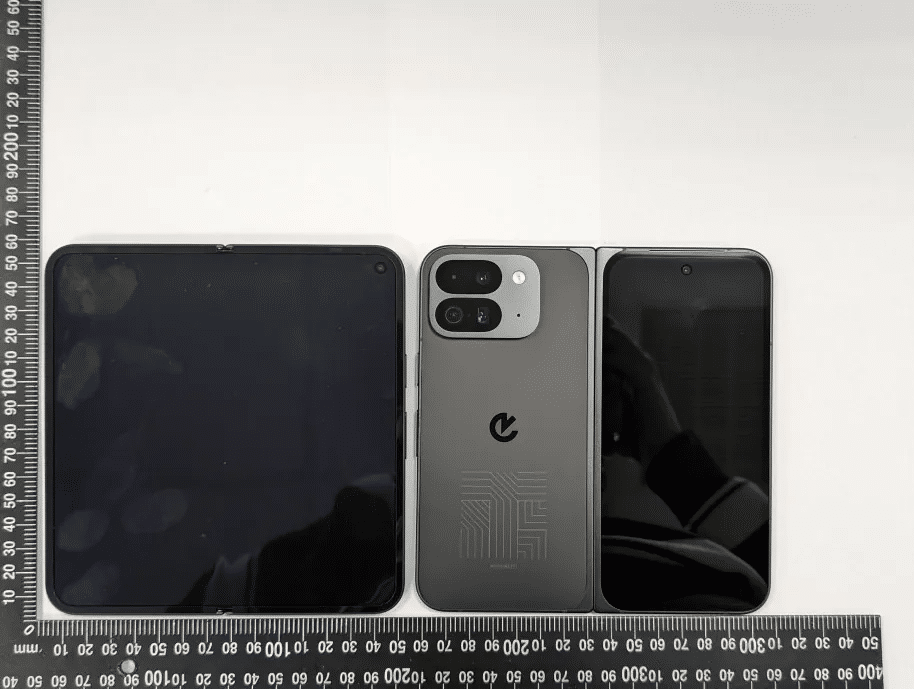 Google Pixel 9 Pro Fold smartphone pliable photos images leak design