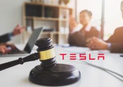 Tesla adaptateur procès dangereux