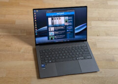 Asus Zenbook S 16   Vue générale ouvert MEA