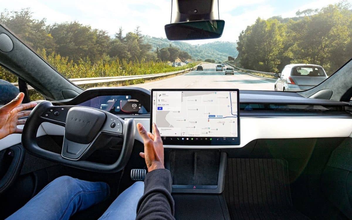 Tesla conduite autonome FSD France