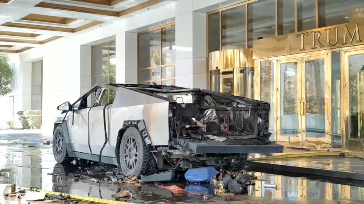 Un Cybertruck explose devant l'hôtel TRUMP à Las Vegas